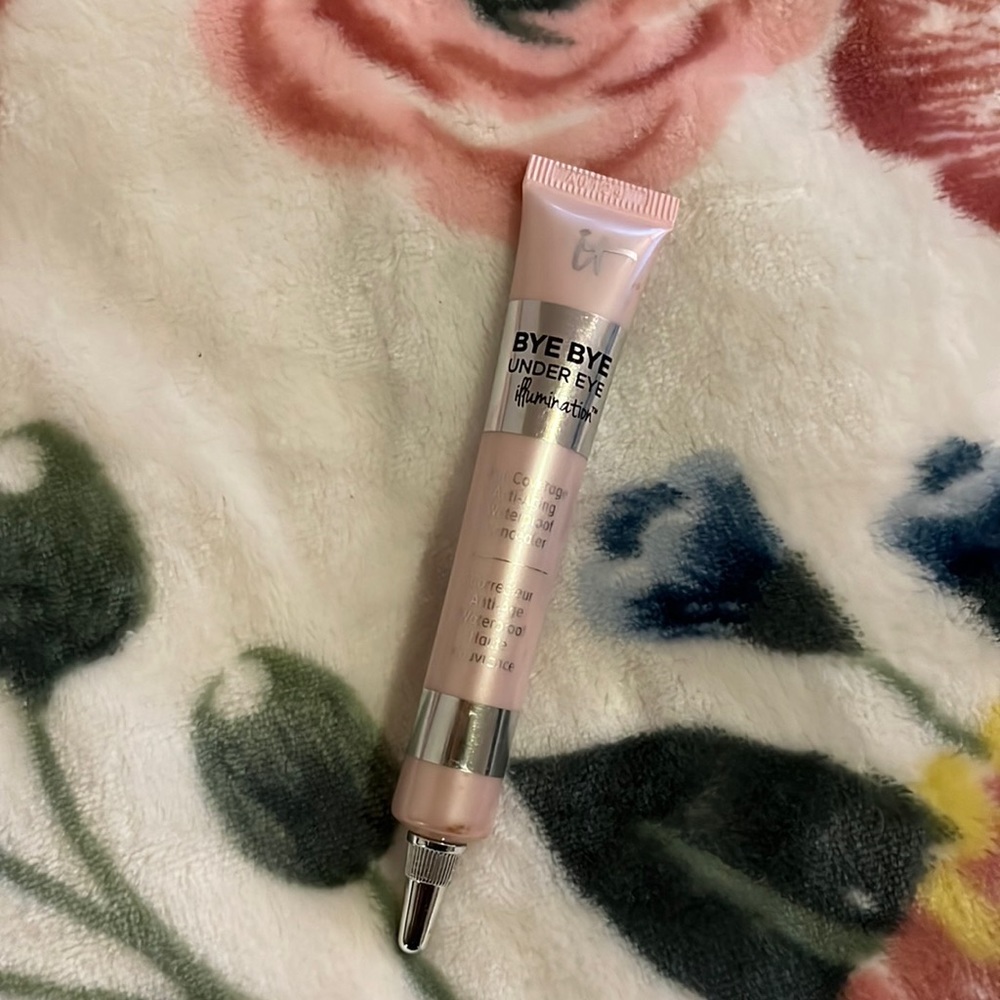 3/$20 It cosmetics bye bye under eye illumination (deep)